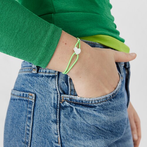 Pulseira el&aacute;stica pistacho com cora&ccedil;&atilde;o em prata Sweet Dolls
