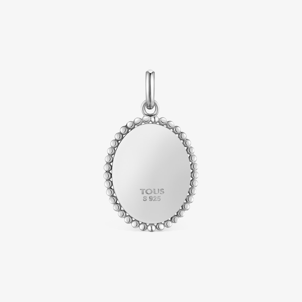 Devoci&oacute;n medallion pendant in silver