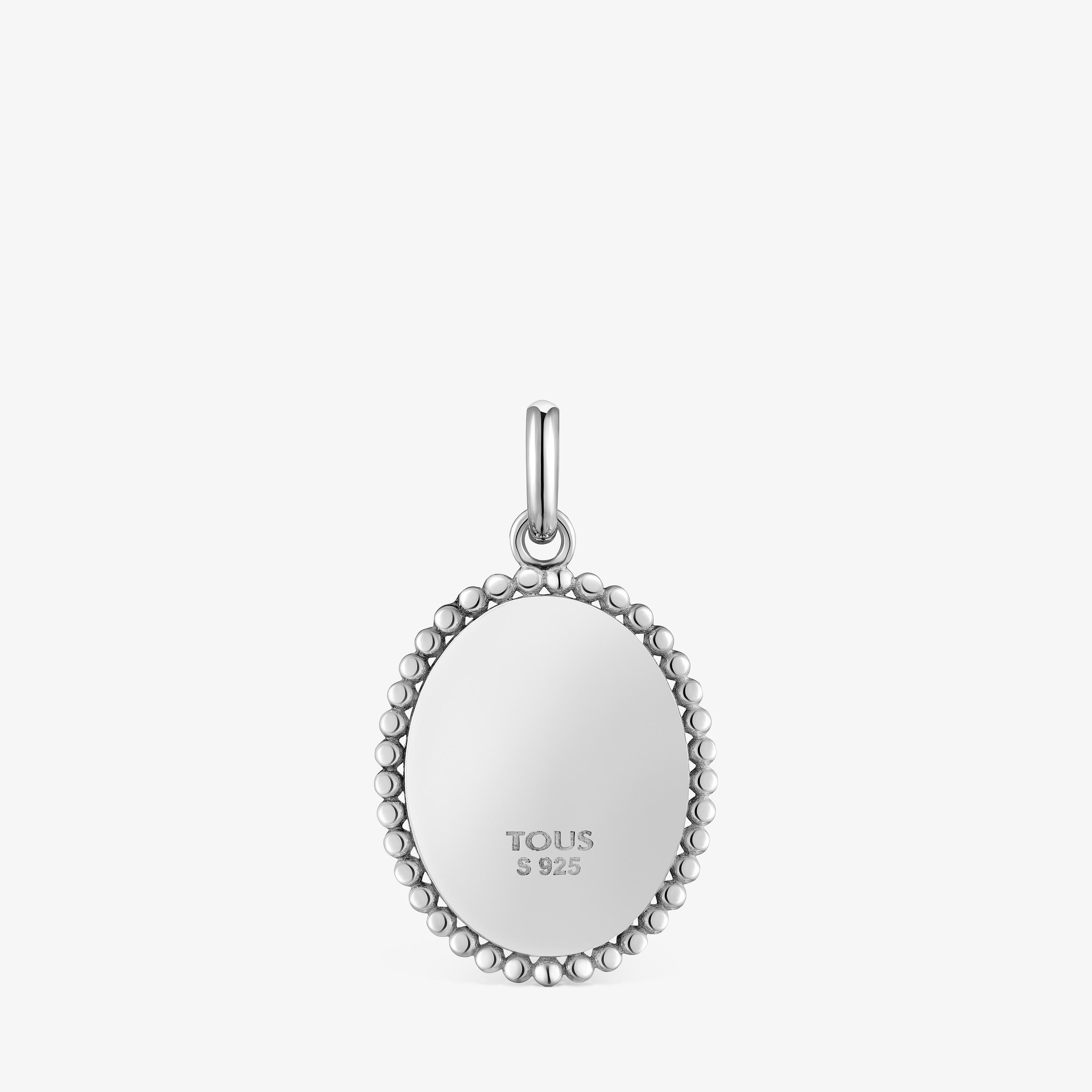 Devoción medallion pendant in silver
