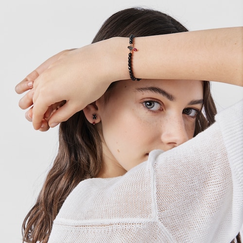 Pulsera con ba&ntilde;o de oro rosa 18 kt sobre plata, espinelas y &oacute;nix facetado motivo coraz&oacute;n Motif