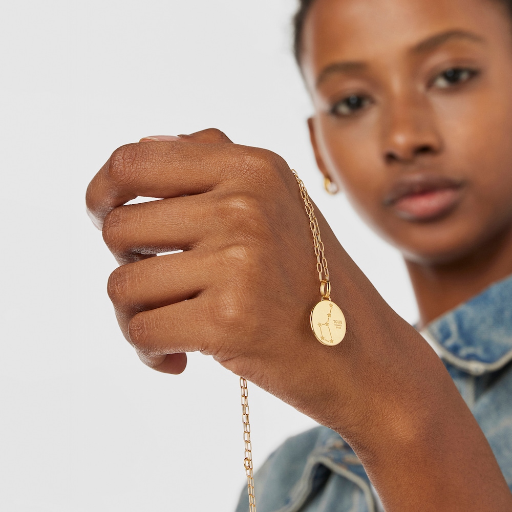 Colgante G&eacute;minis con ba&ntilde;o de oro 18 kt sobre plata, n&aacute;car y topacios TOUS Horoscope