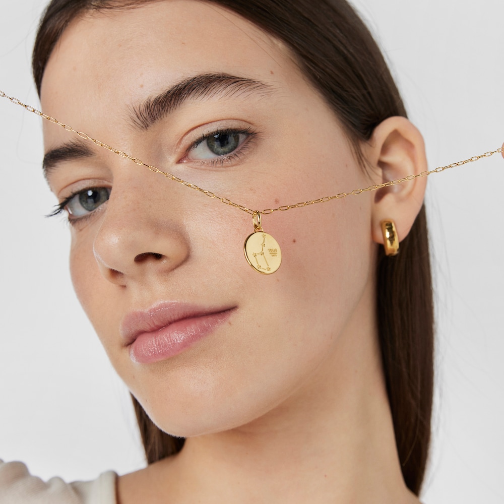 Colgante Leo con ba&ntilde;o de oro 18 kt sobre plata, n&aacute;car y topacios TOUS Horoscope