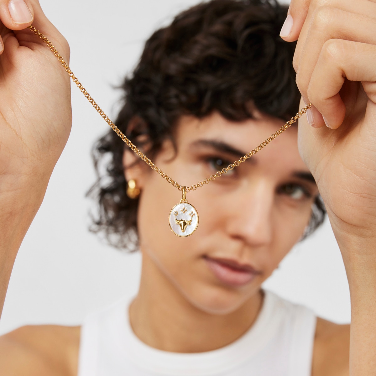 Taurus Pendant in silver vermeil with mother-of-pearl and topazes TOUS Horoscope