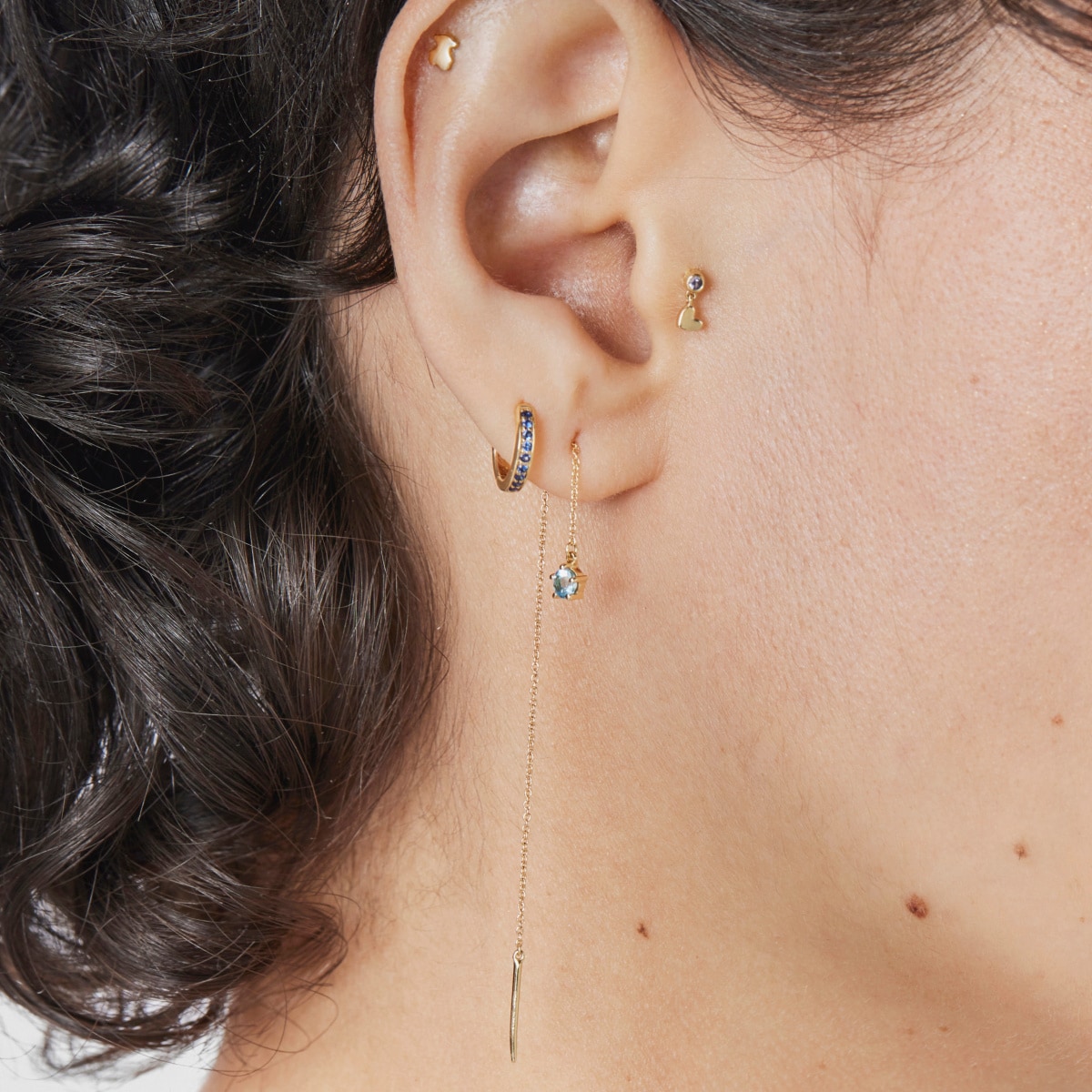 Gold Ear piercing with iolite and heart motif Cool Joy