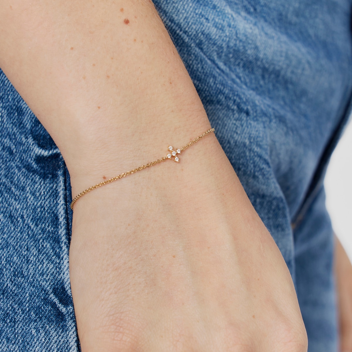 Gold Cross bracelet with diamonds Les Classiques