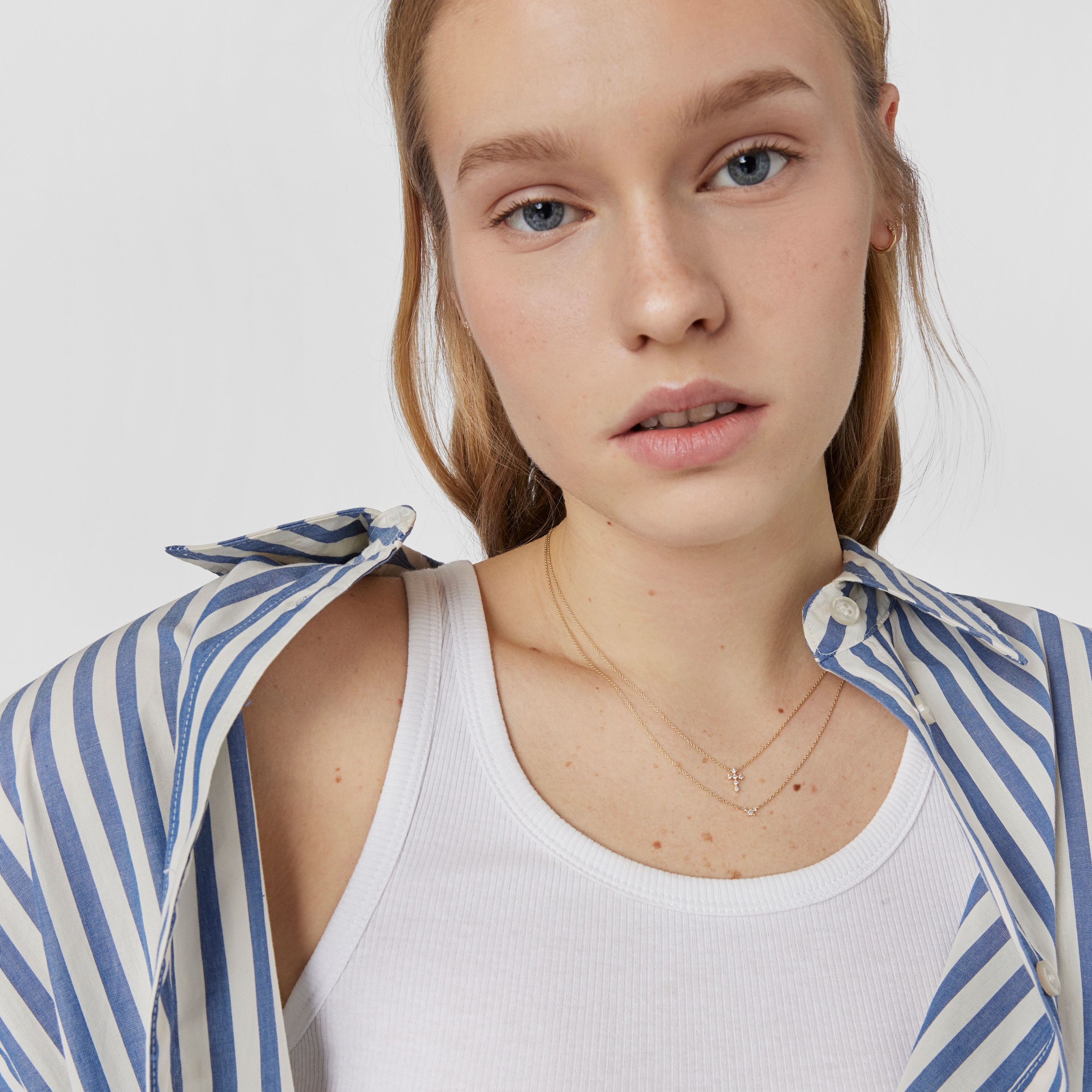 18K solid gold Cross necklace with 0.09ct of diamonds Les Classiques