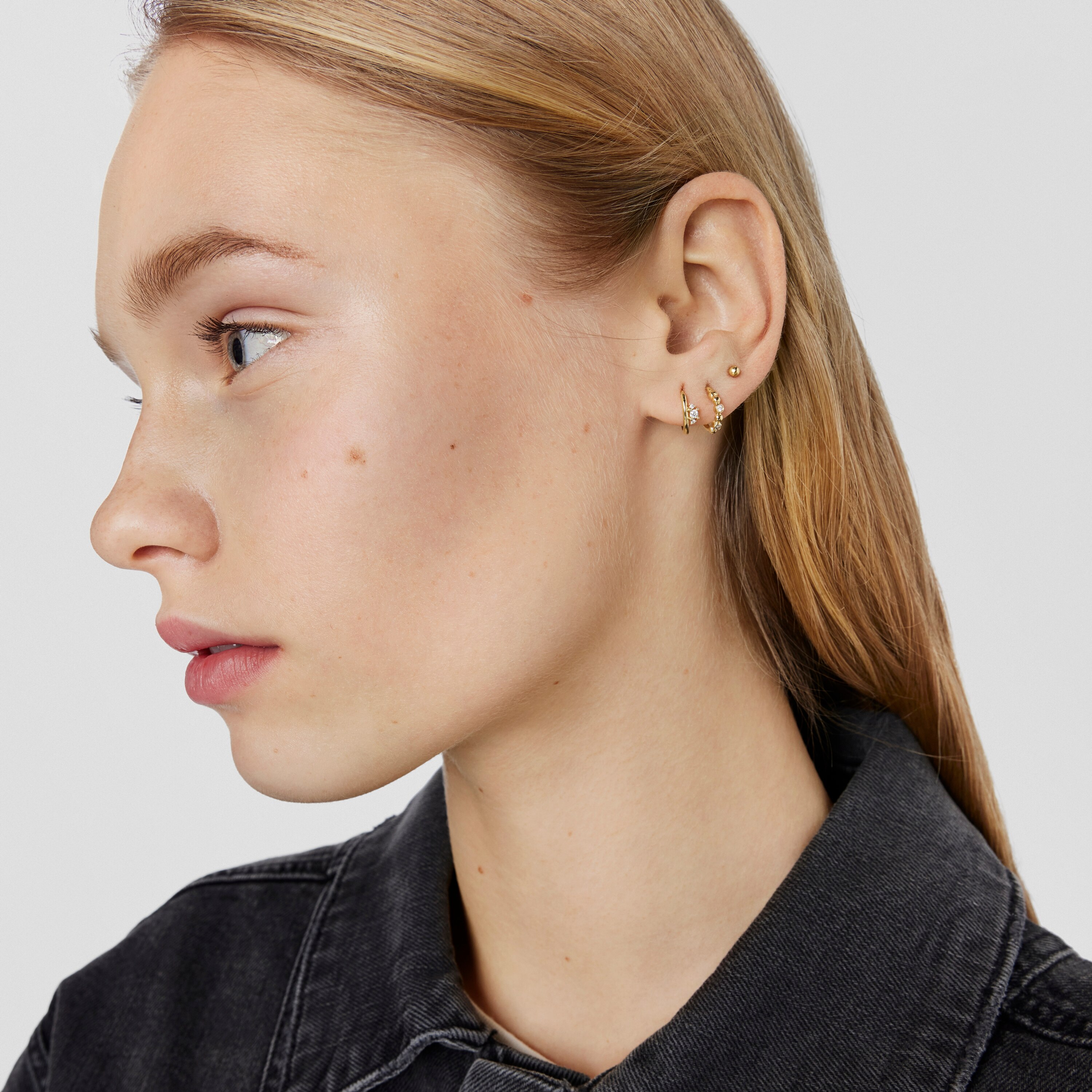 Gold ball Ear piercing Les Classiques