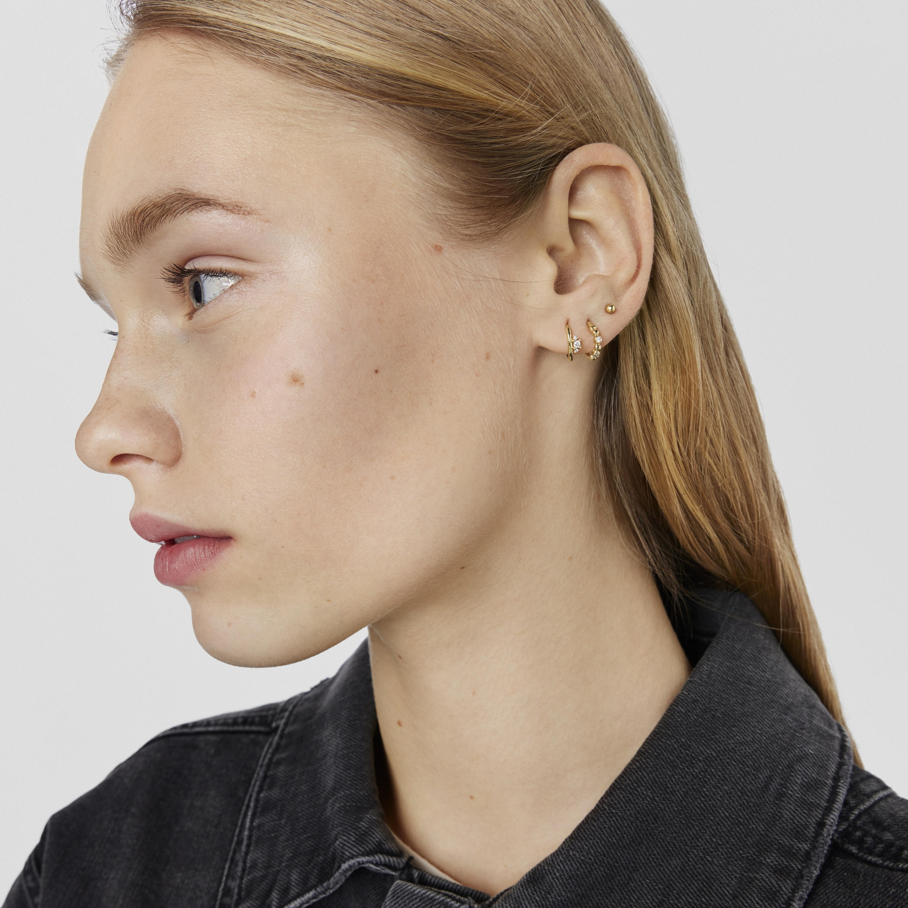 18K solid gold ball Ear piercing Les Classiques