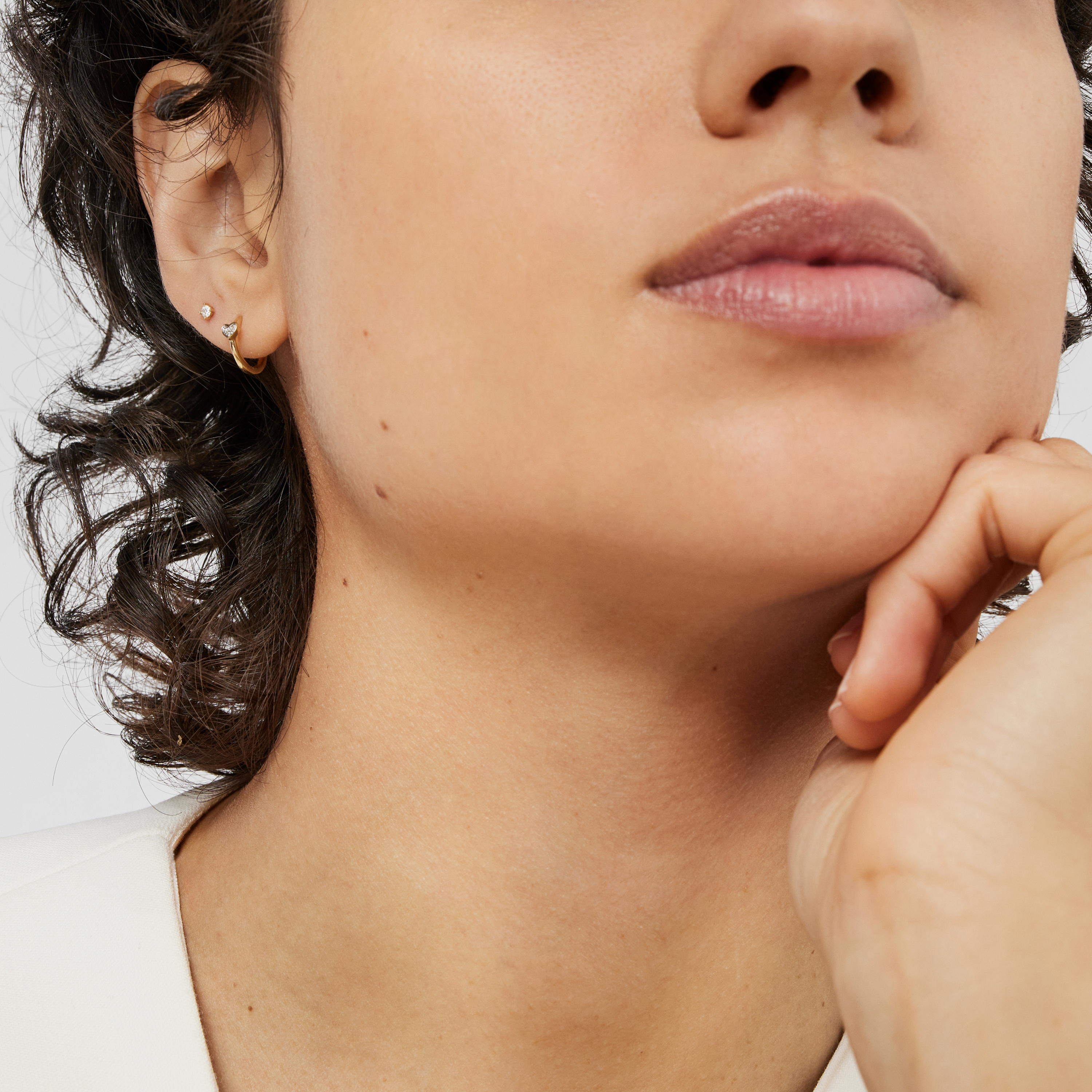 18K solid gold Ear piercing with diamonds Les Classiques