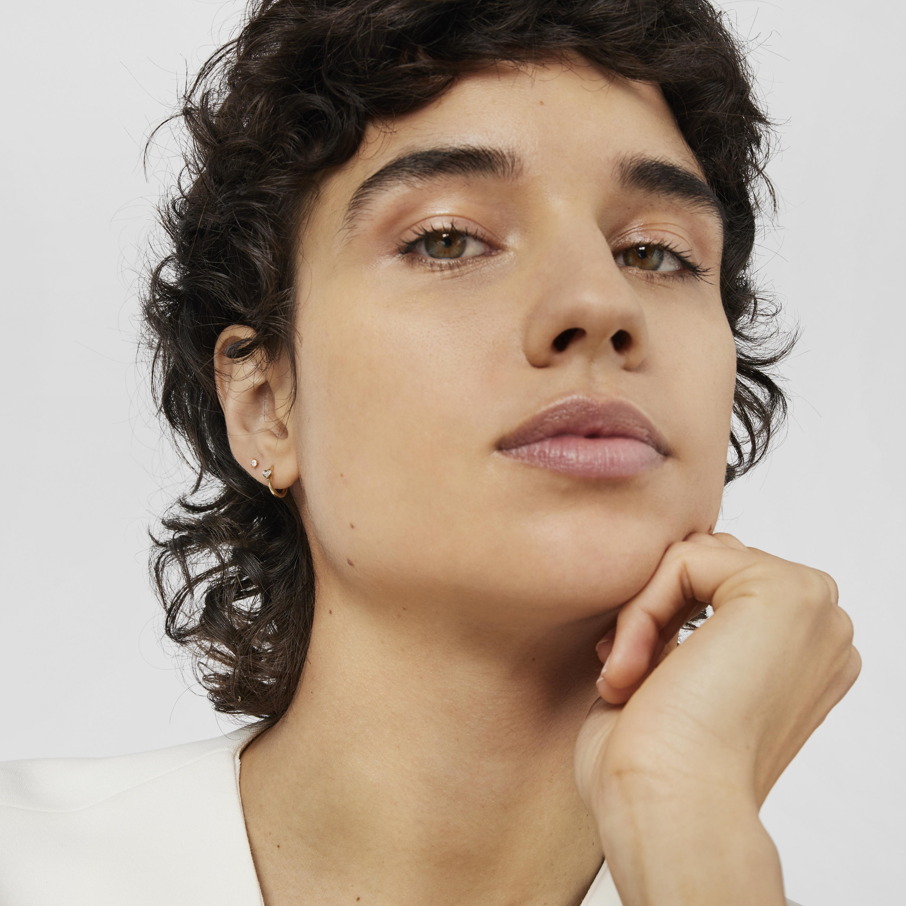 18K solid gold Ear piercing with diamonds Les Classiques