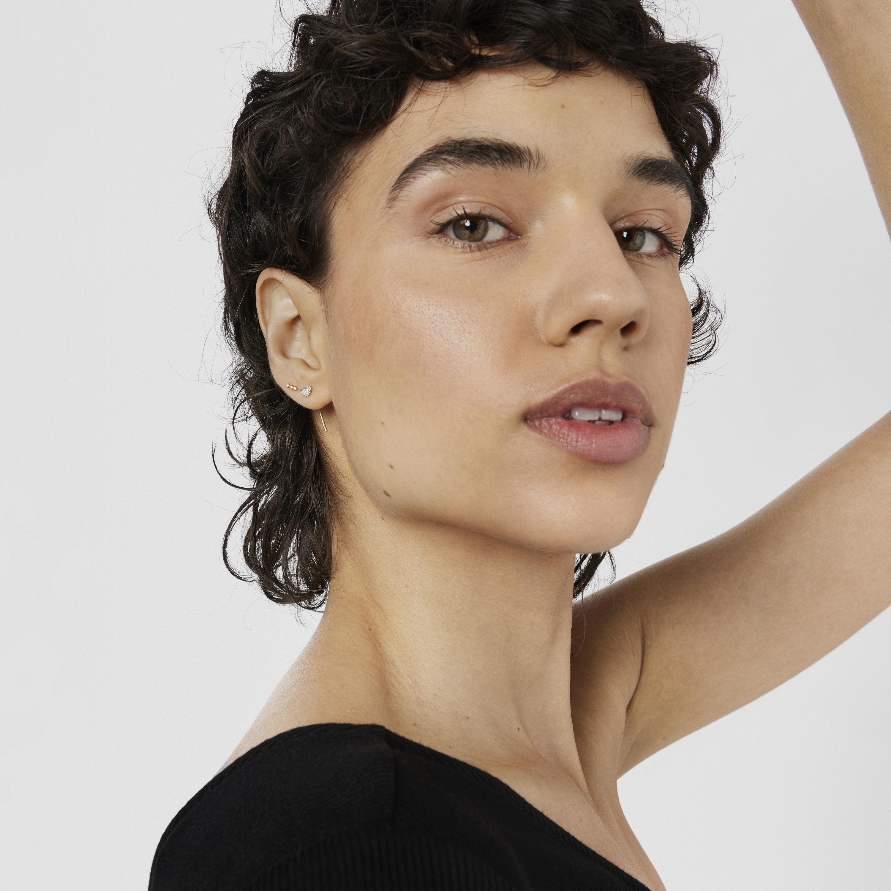 18K solid gold strip Ear piercing with diamonds Les Classiques