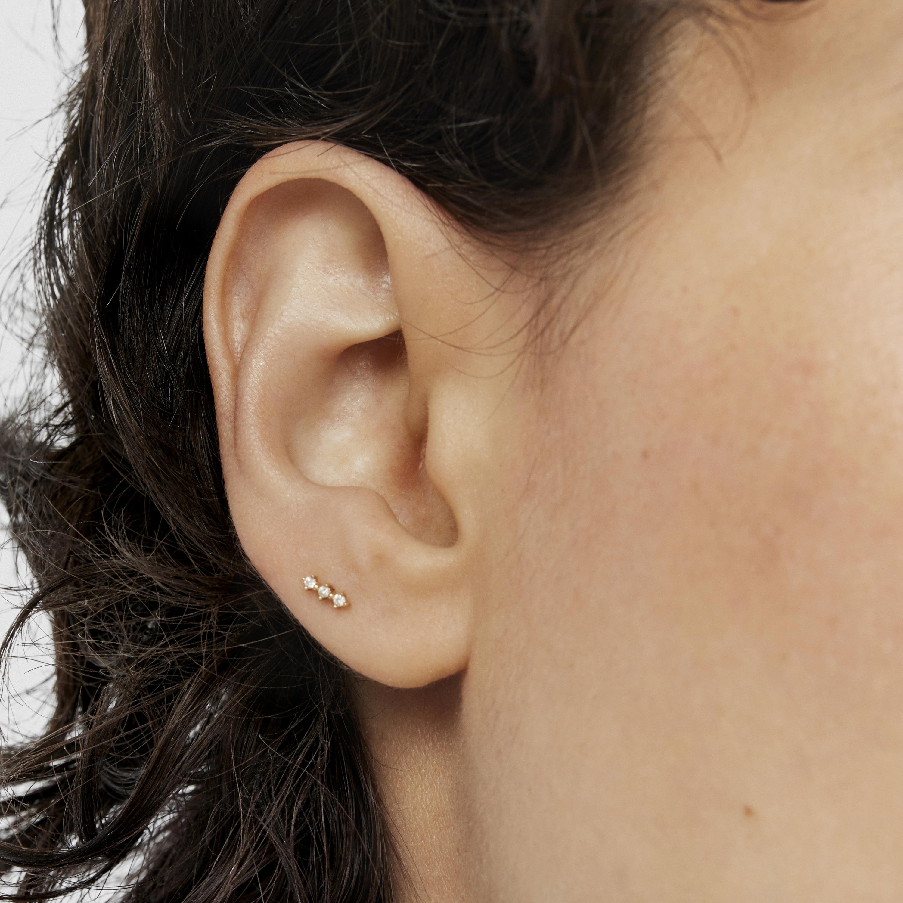 18K solid gold strip Ear piercing with diamonds Les Classiques