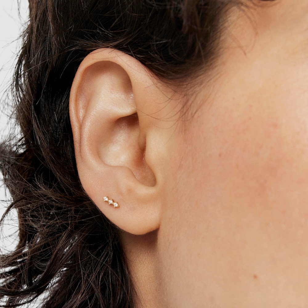 Piercing &alpha;&upsilon;&tau;&iota;&omicron;ύ &mu;&epsilon; &sigma;&epsilon;&iota;&rho;ά Les Classiques &alpha;&pi;ό &chi;&rho;&upsilon;&sigma;ό &mu;&epsilon; &delta;&iota;&alpha;&mu;ά&nu;&tau;&iota;&alpha;