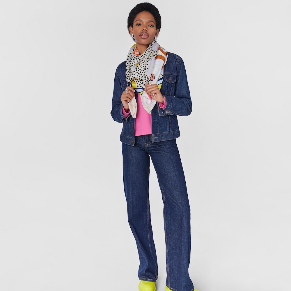 Beżowy szal w motyle TOUS Modlin