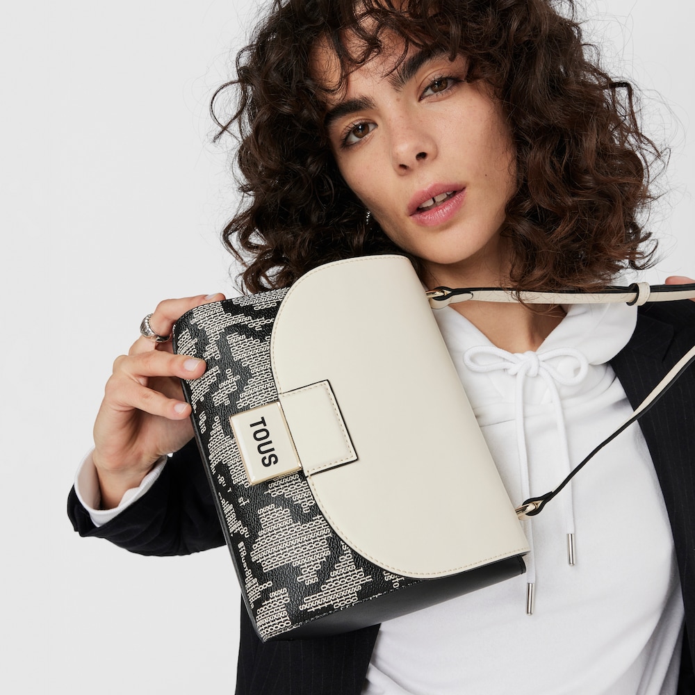 Mała czarna torebka przez ramię Kaos Pix