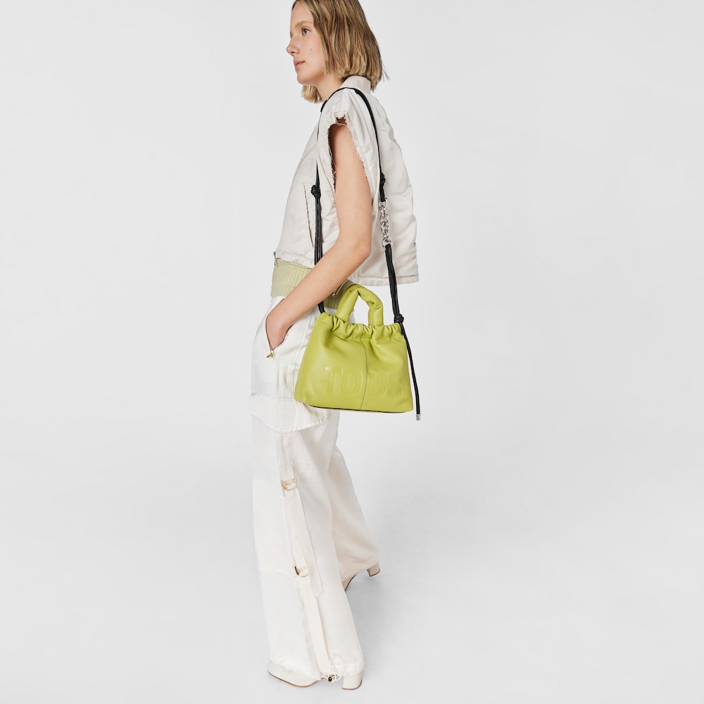 Średniej wielkości limonkowa sk&oacute;rzana torebka na jedno ramię TOUS Cloud