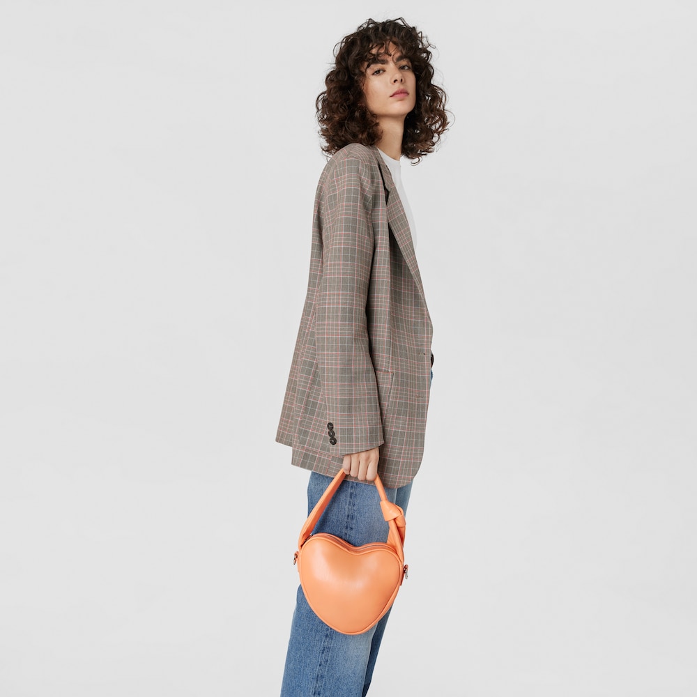 &Tau;&sigma;ά&nu;&tau;&alpha; &chi;&iota;&alpha;&sigma;&tau;ί &kappa;&alpha;&rho;&delta;&iota;ά TOUS Carol &sigma;&epsilon; &pi;&omicron;&rho;&tau;&omicron;&kappa;&alpha;&lambda;ί &chi;&rho;ώ&mu;&alpha;