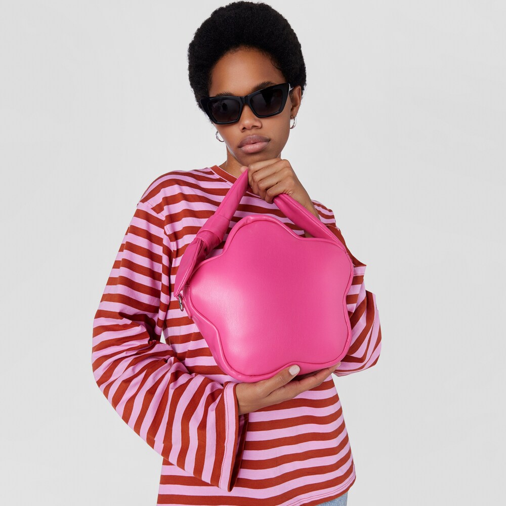 Kvetinov&aacute; Crossbody kabelka fuksiovej farby TOUS Carol