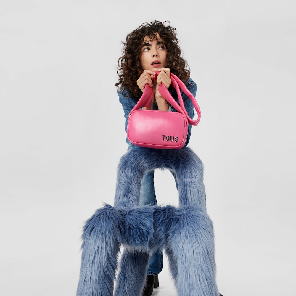 Sac &agrave; bandouli&egrave;re reporter fuchsia TOUS Carol