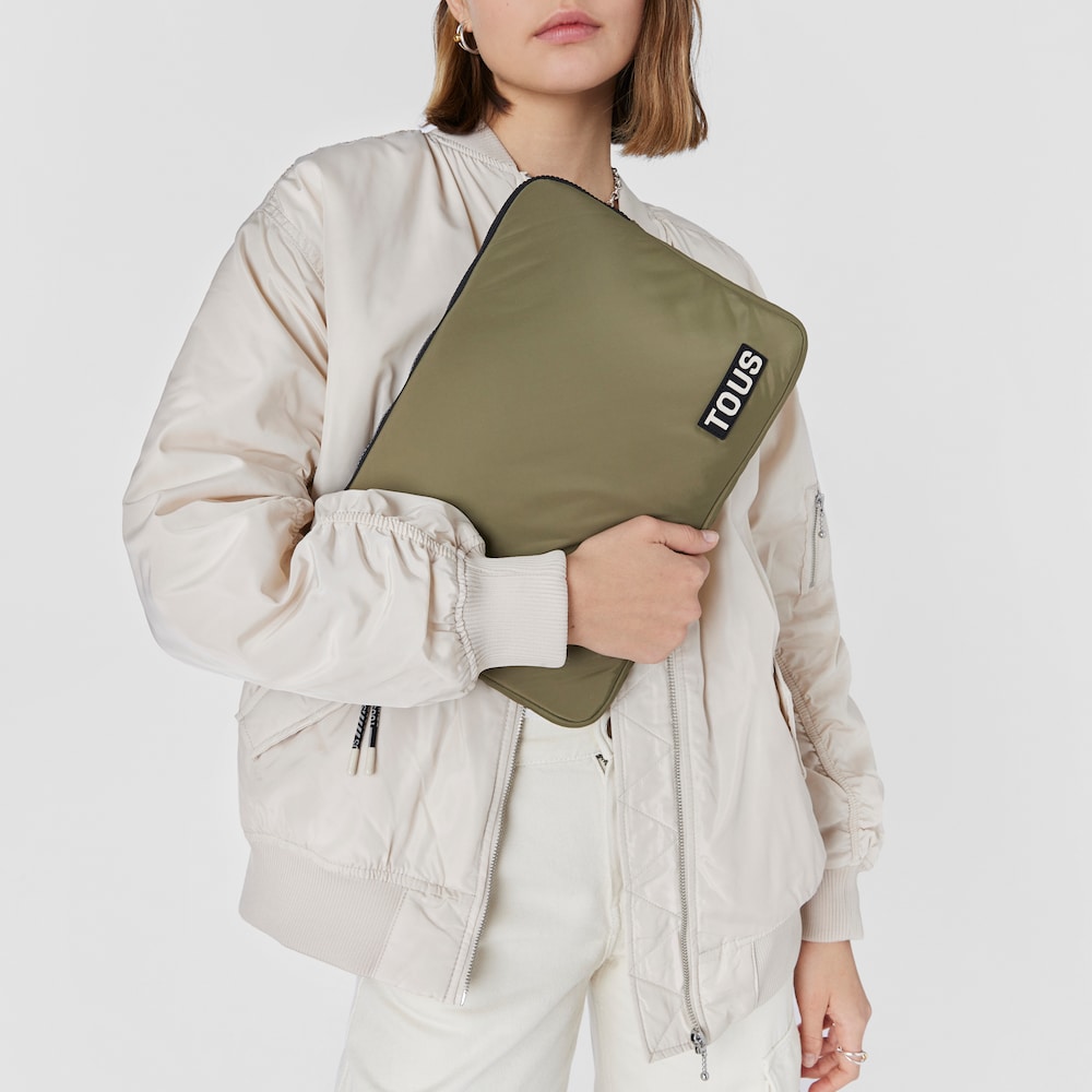 Funda para port&aacute;til caqui TOUS Carol Soft