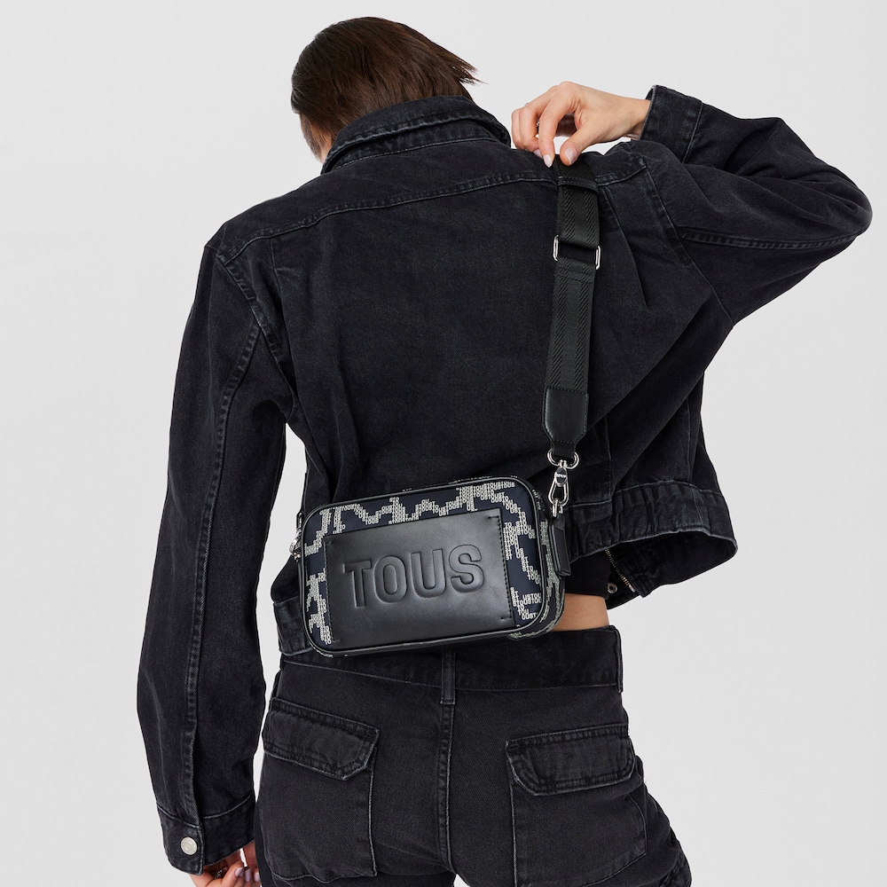 Czarna torebka przez ramię typu reporter Kaos Pix Soft