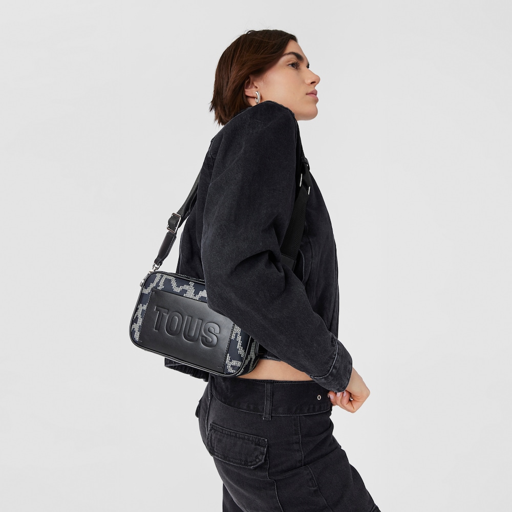 Czarna torebka przez ramię typu reporter Kaos Pix Soft