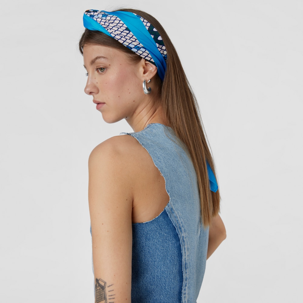 Pa&ntilde;uelo de poli&eacute;ster azul TOUS Lamba