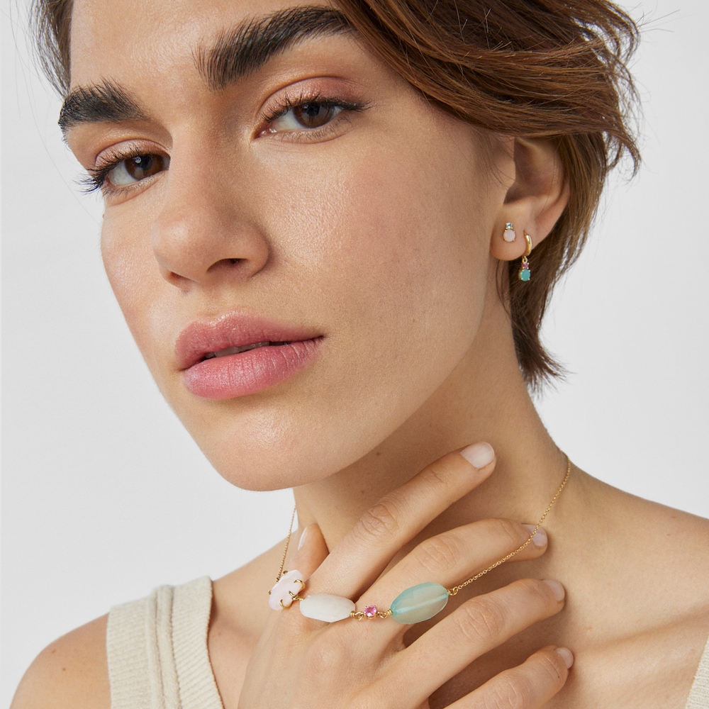 Collar Ethereal de Oro con Gemas