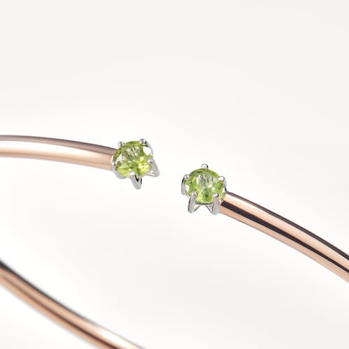 Esclava ATELIER 24/7 de oro rosa con peridotos