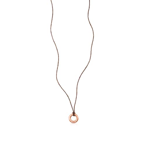 Collar Duna Tube con ba&ntilde;o de oro rosa 18 kt sobre plata y cord&oacute;n marr&oacute;n