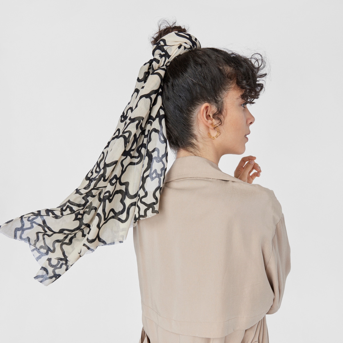 Kaos Scarf