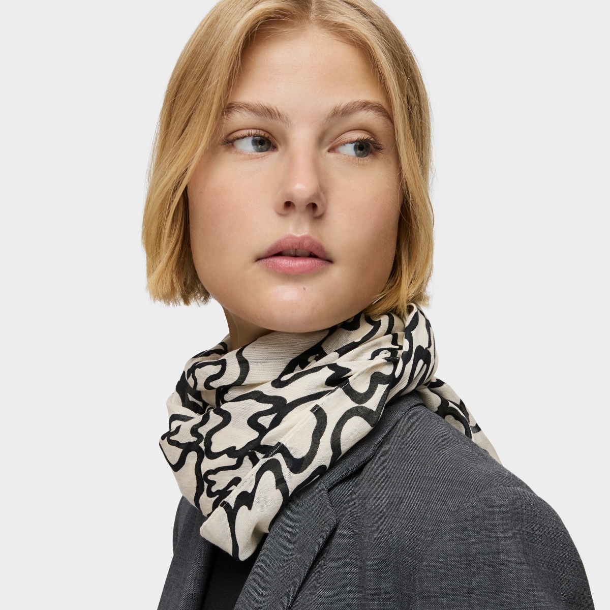 Kaos Scarf