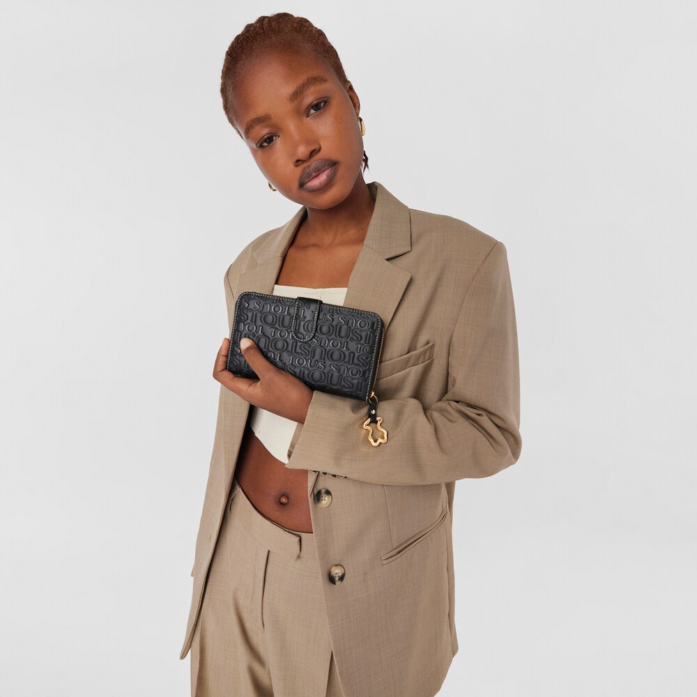 Monedero Amanda Urbana Logo de Piel en color negro image number 1