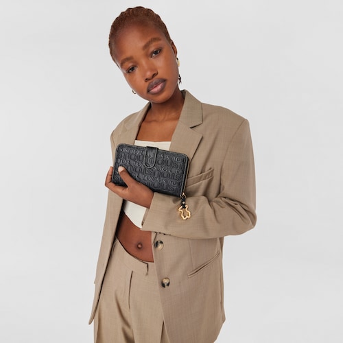 Monedero Amanda Urbana Logo de Piel en color negro