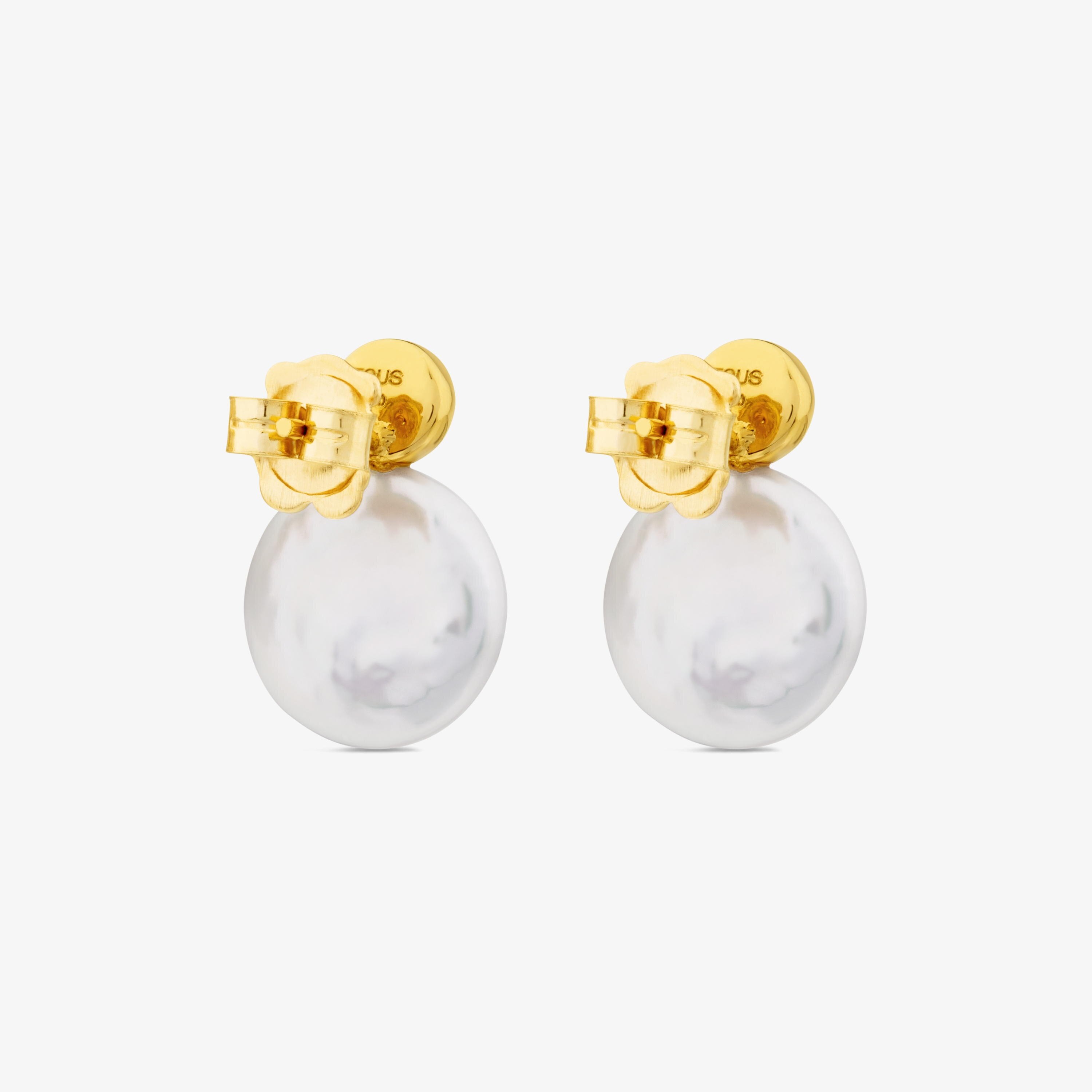 Alecia Earrings in 18K solid gold with Pearl.