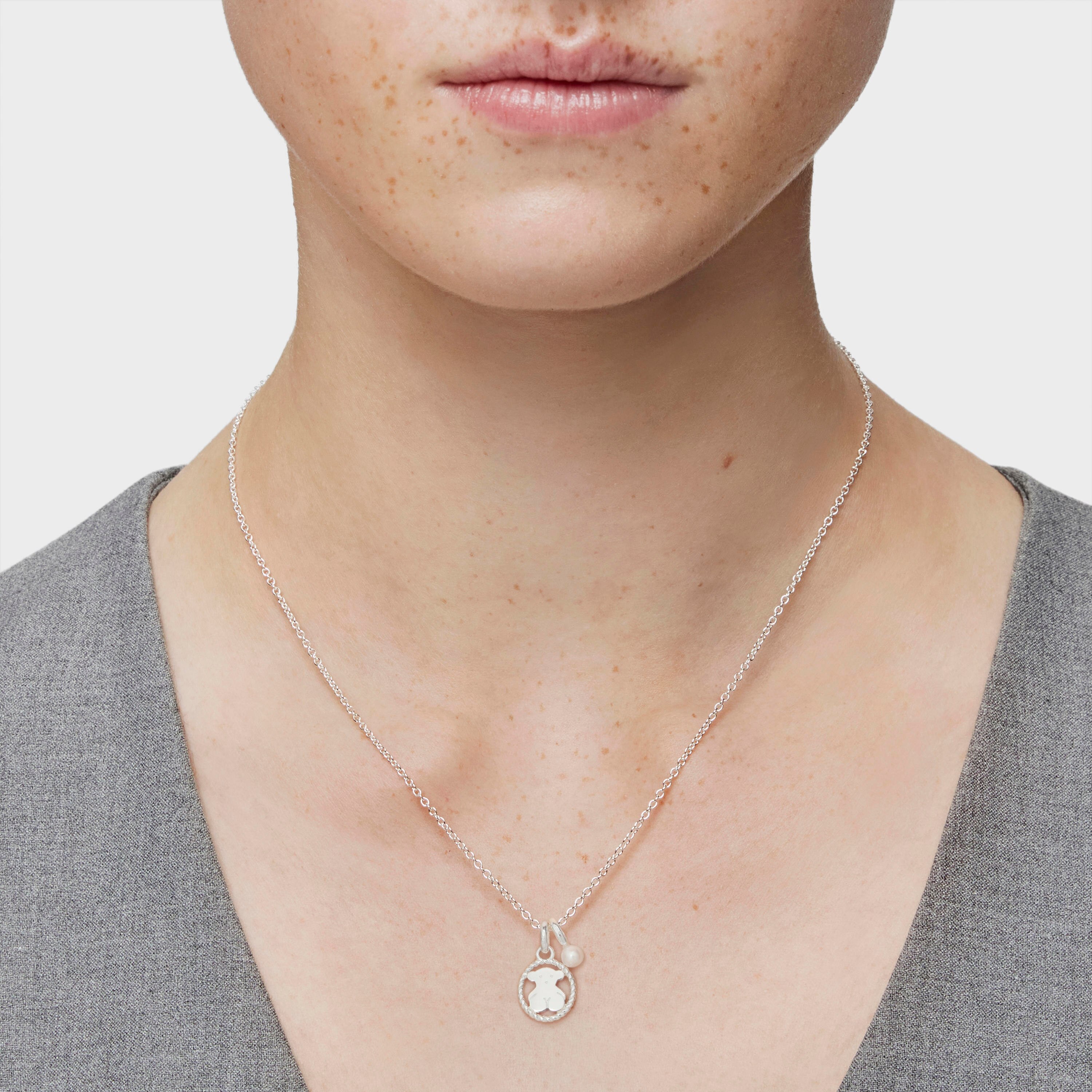 Silver Camee Necklace with Pearl