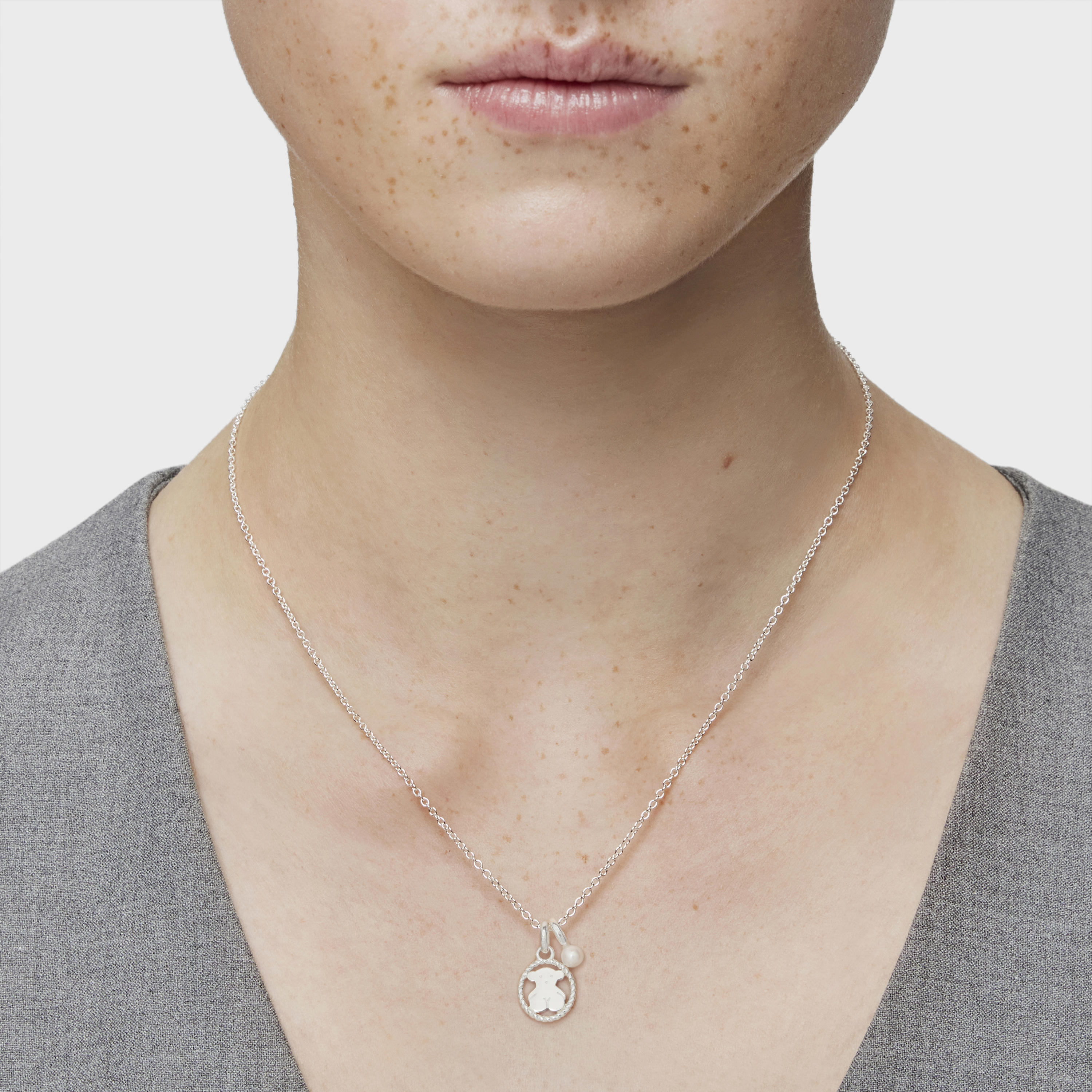 Silver Camee Necklace with Pearl