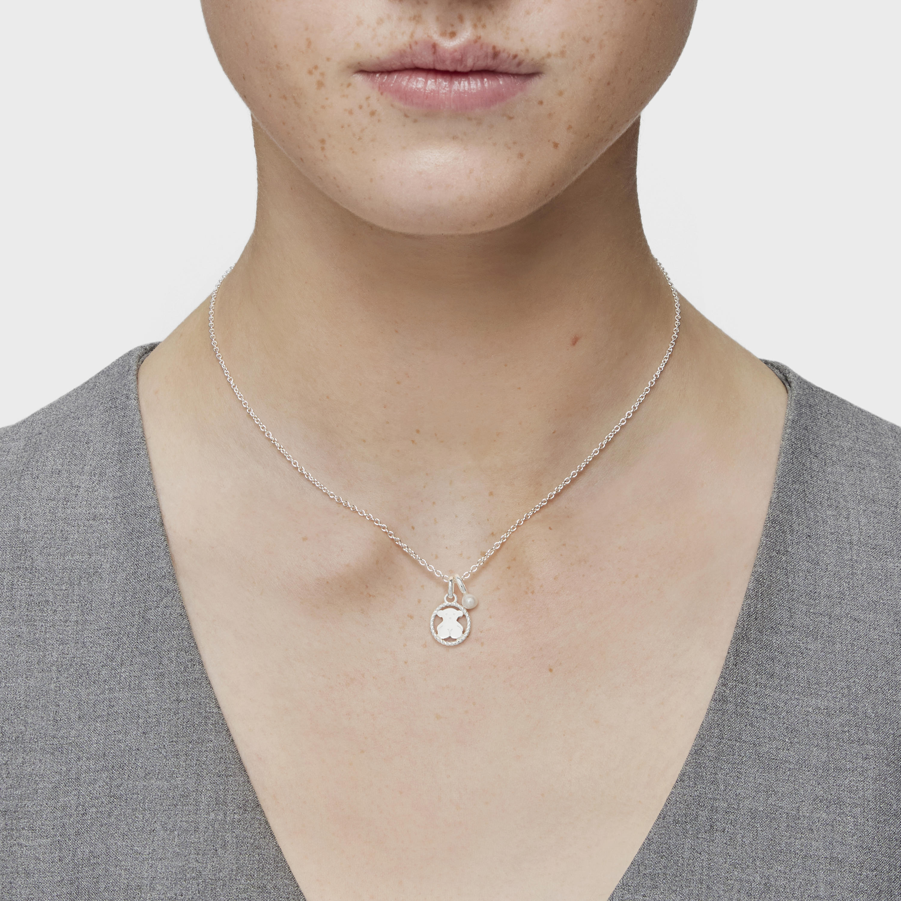 Silver Camee Necklace with Pearl