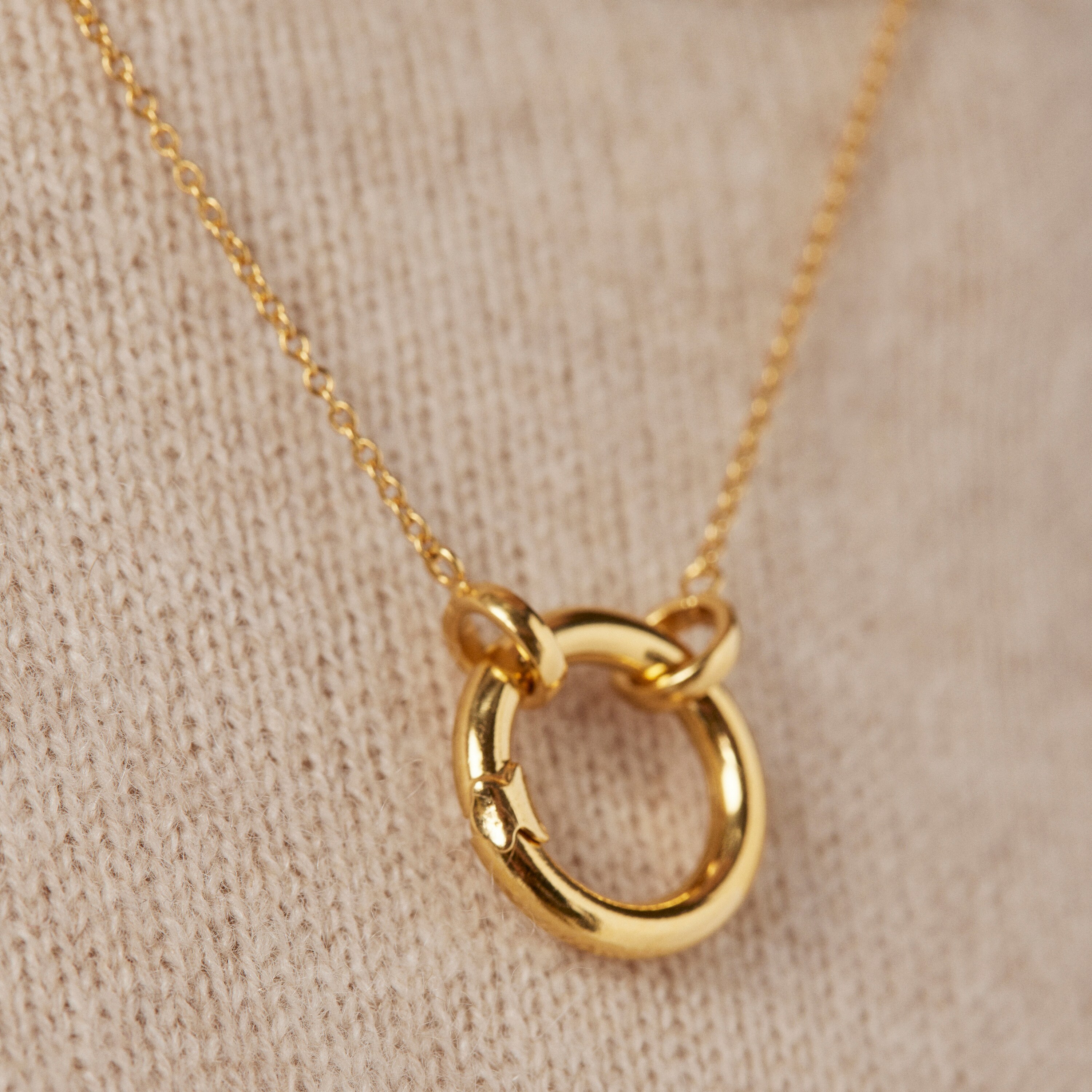 Hold small Necklace in Silver Vermeil