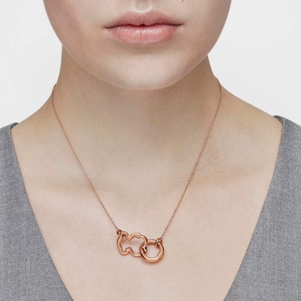 Collar con ba&ntilde;o de oro rosa 18 kt sobre plata y anilla de 16mm Hold