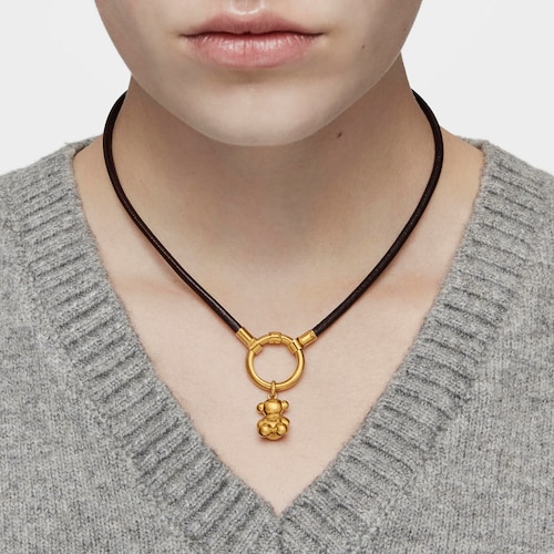 Collar con ba&ntilde;o de oro 18 kt sobre plata y cuero Hold