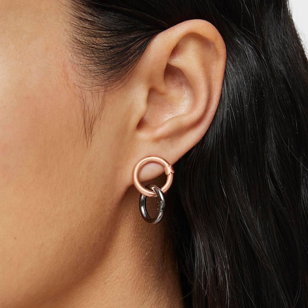 Pendientes peque&ntilde;os con ba&ntilde;o de oro rosa 18 kt sobre plata Hold