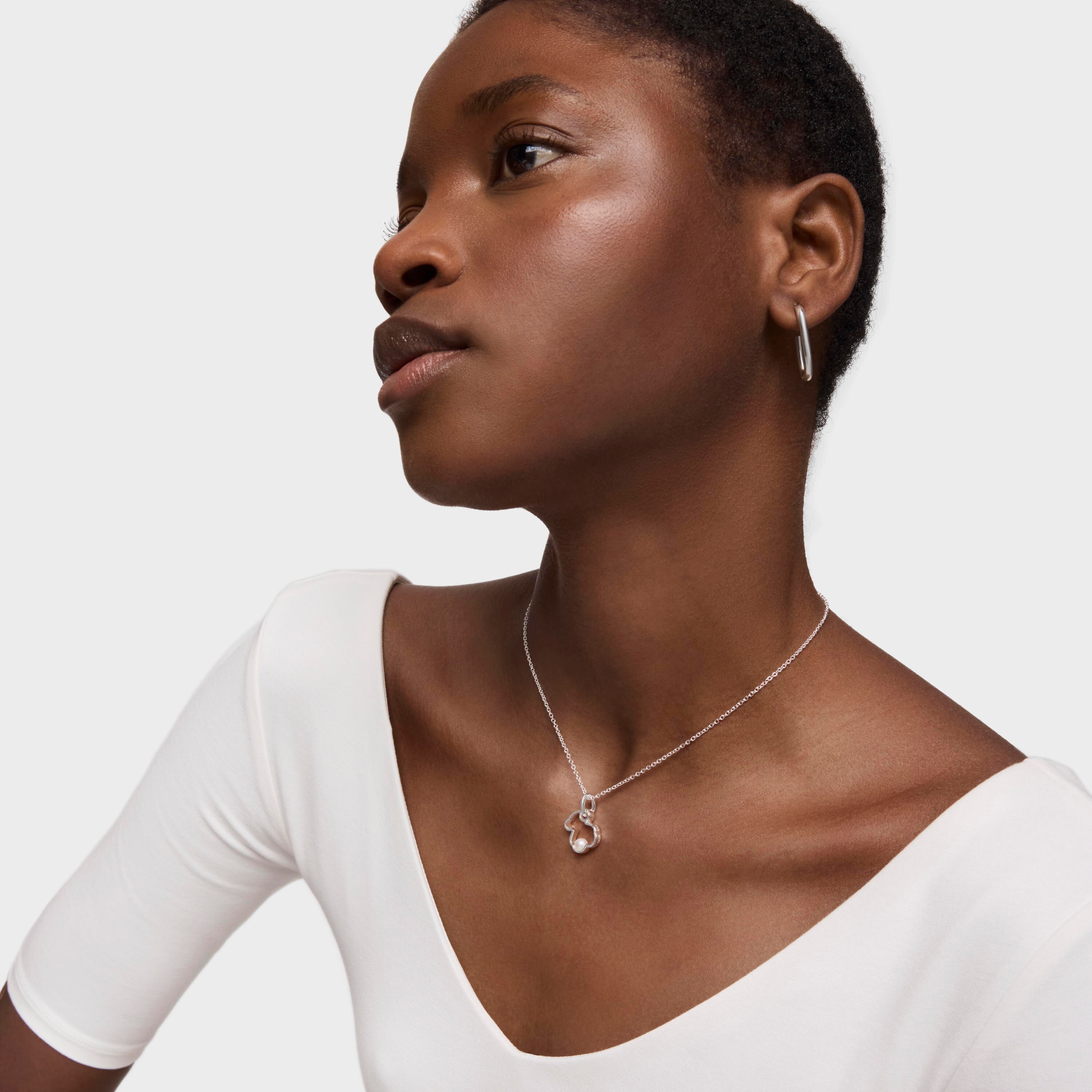 Silver Silueta Necklace with Pearl