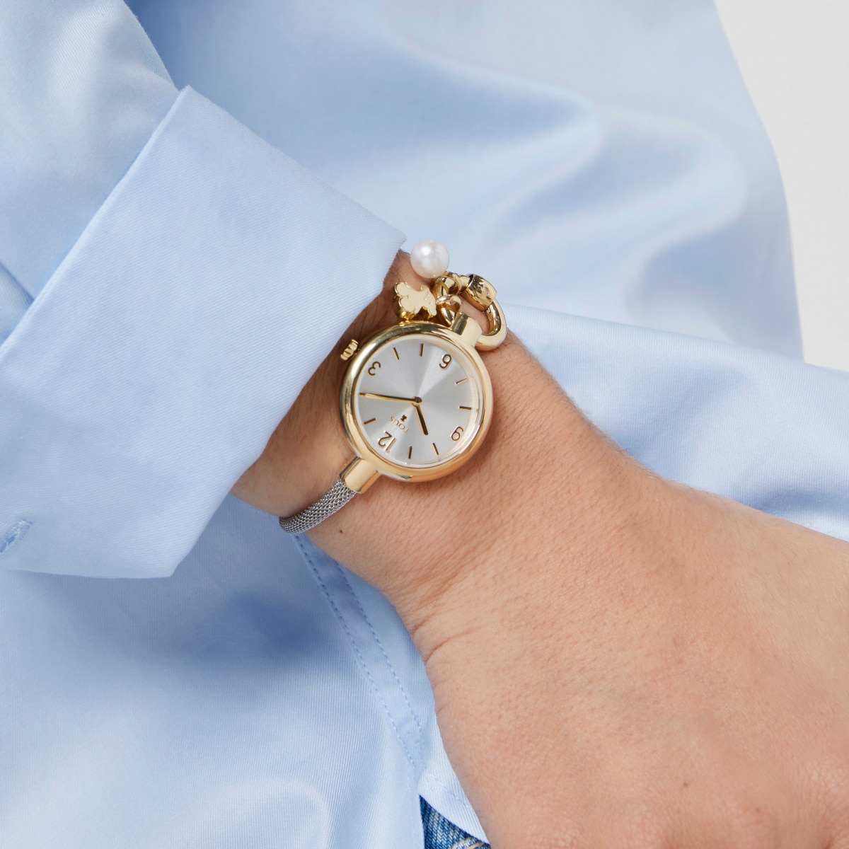 Gold-colored IP Steel Hold Charms Watch with steel strap