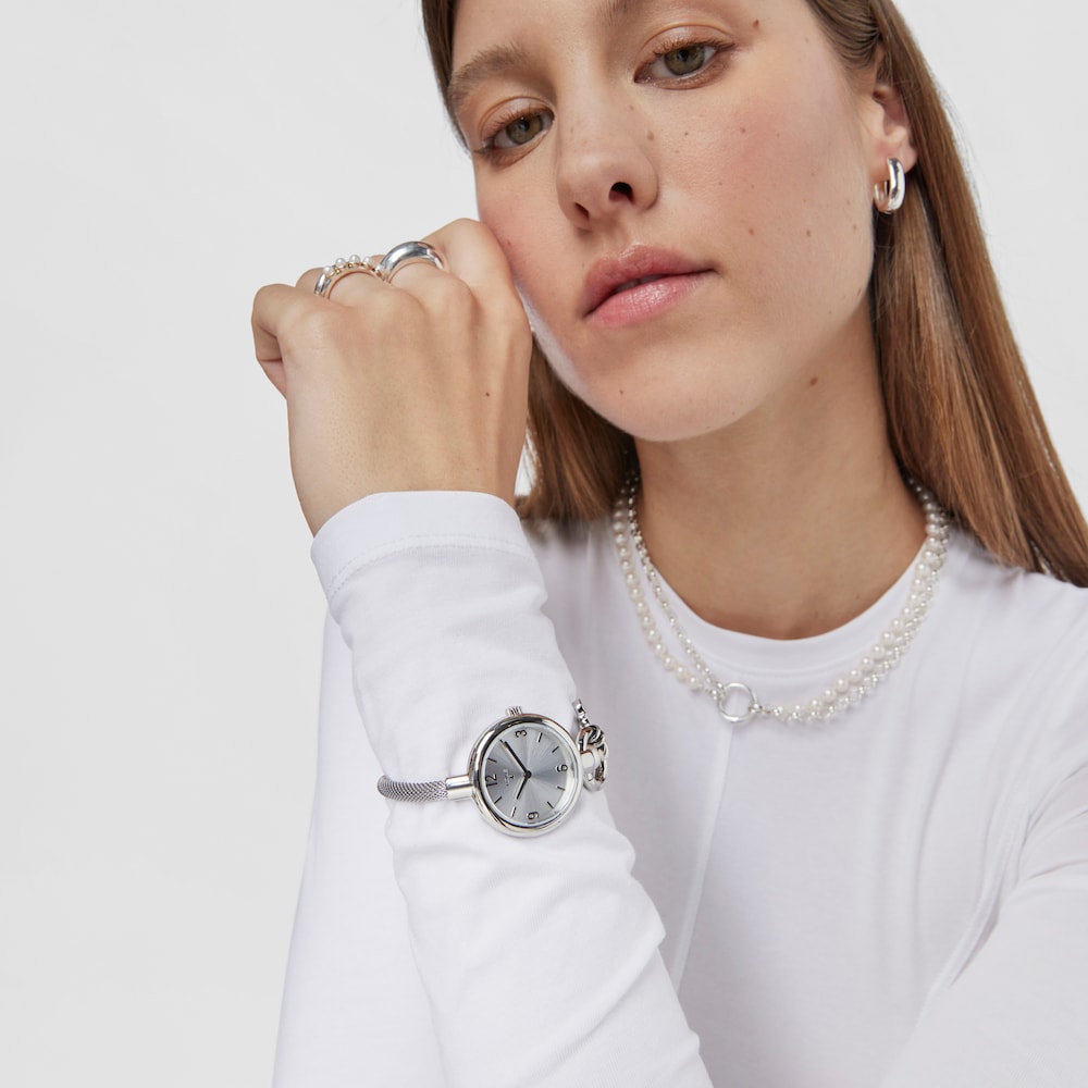 Tous Hold Charms &ndash; Hodinky z u&scaron;ľachtilej ocele s medved&iacute;kom a perlou