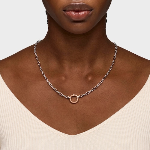 Anilla pequeña con baño de oro rosa 18 kt sobre plata Hold