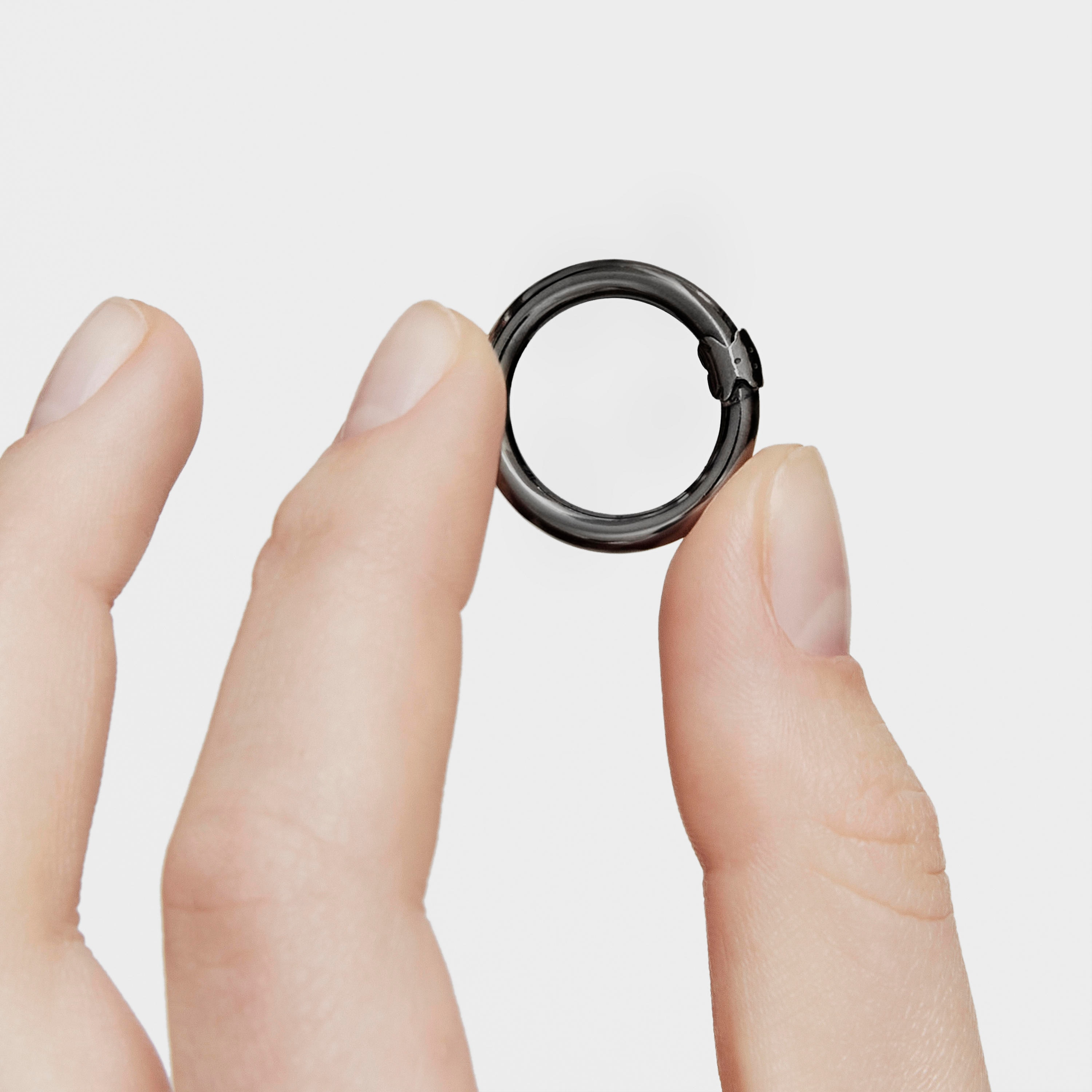 Medium Dark Silver Hold Ring