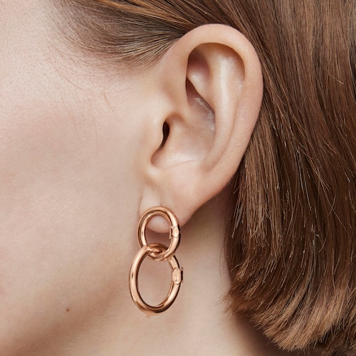 Anilla mediana con baño de oro rosa 18 kt sobre plata Hold