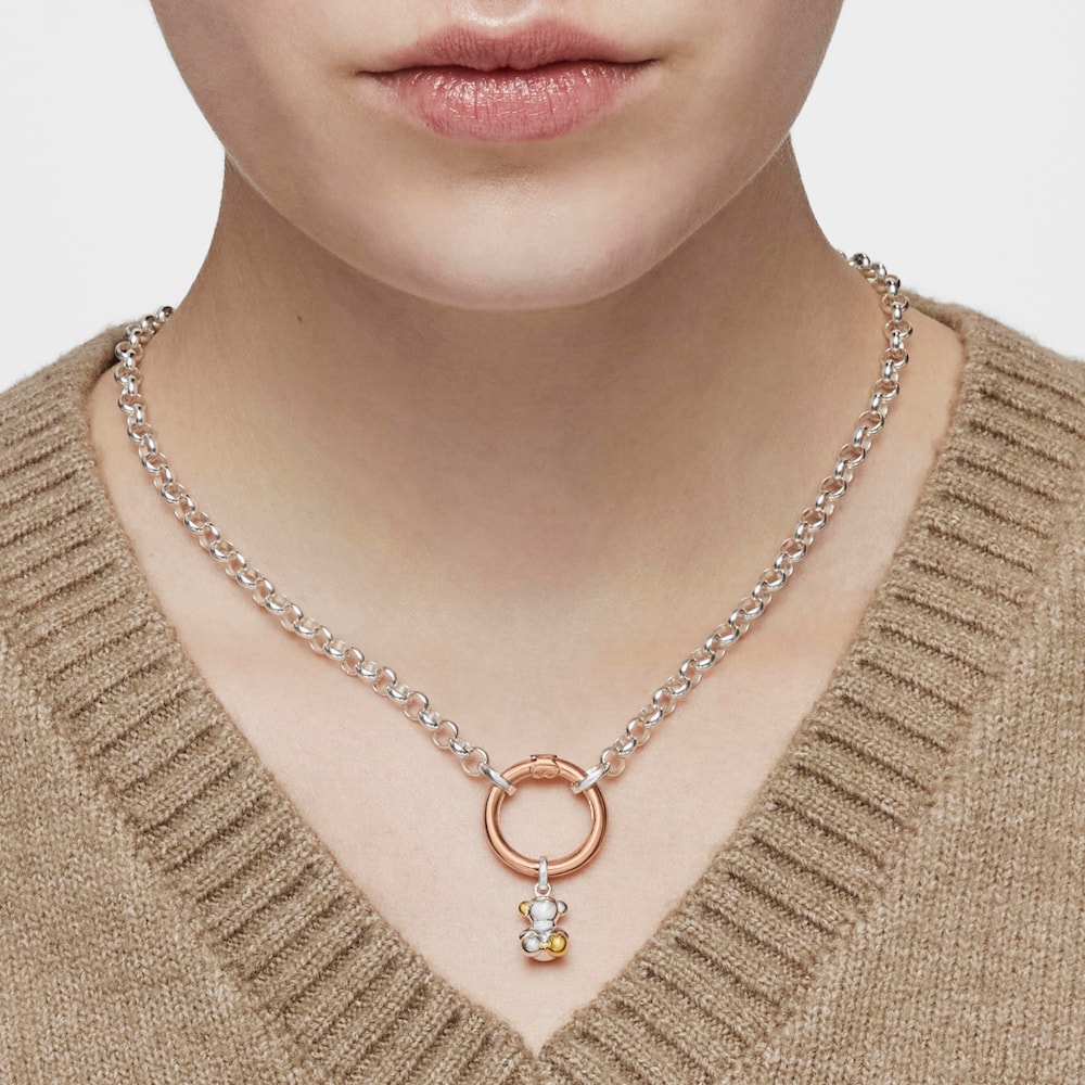 Anilla mediana con baño de oro rosa 18 kt sobre plata Hold image number 6