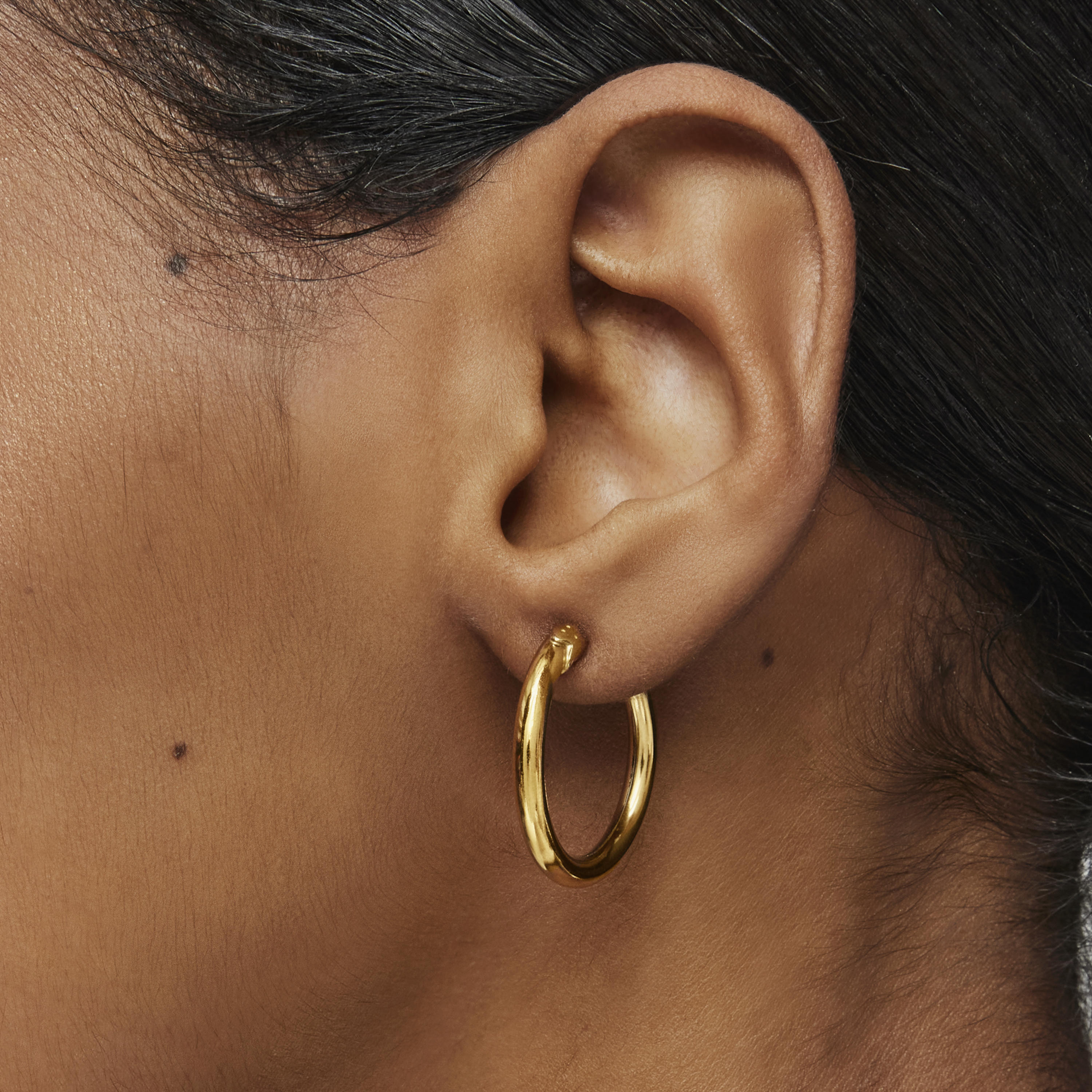 Pendientes aro pequeños con baño de oro 18 kt sobre plata TOUS Basics